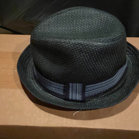 English laundry hat - Picture 1 of 2